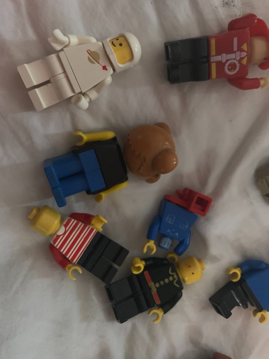 SilloMichael's tweet photo. Can anyone identify these @LegoDarthVader @LegoDarthVader @OneDollarLego @MayoLego @Lego_enthusiast https://t.co/kLdtjjf1XH