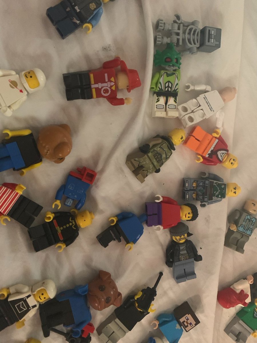 SilloMichael's tweet photo. Can anyone identify these @LegoDarthVader @LegoDarthVader @OneDollarLego @MayoLego @Lego_enthusiast https://t.co/kLdtjjf1XH