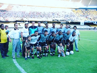 Memoriadovozao's tweet photo. Memória do Vozão 🏁
Em pé: Magrão, Allan, Arlindo Maracanã, Sidney, Fábio Vidal e Mota.
Agachados: Iarley, Cléber, Wendell, França e João Marcelo.
Iae torcedor, vc lembra desse elenco?
#CearaSC #campeaocearense #ano2001 #torcidacearamor
@CearaSC @CearamorOficial https://t.co/FMRvBaGGr4