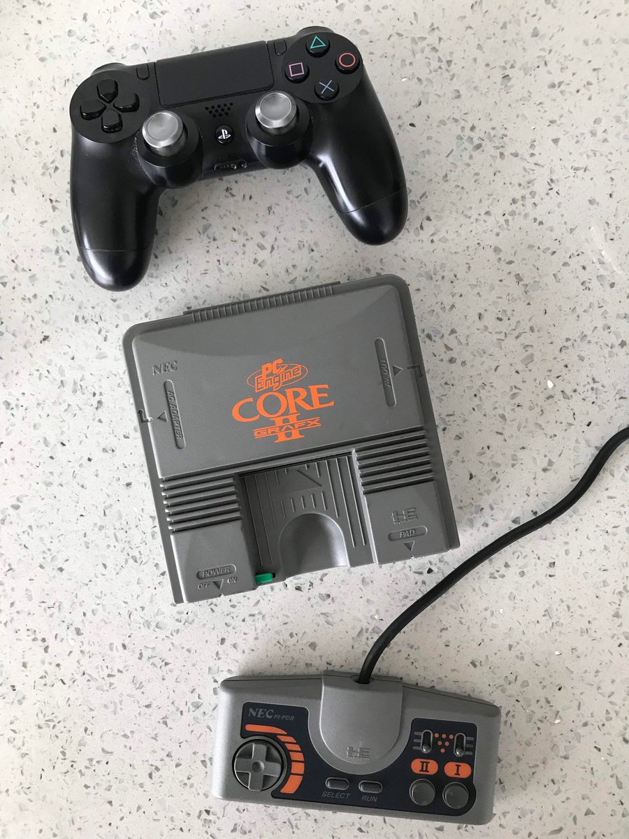 RodrigoSalsa's tweet photo. Um PC Engine, o menor console não portátil já feito até hoje #multiversoloading https://t.co/7Od9teSYC8