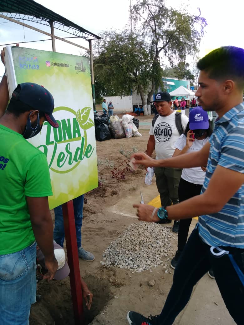 En aras de fortalecer el proyecto de reciclaje "Todo se Transforma", el Meven Anzoategui ha iniciado el Plan Zona Verde junto a la Corporación de los Servicios Públicos, que busca la instalación de 100 puntos con contenedores para clasificar el desecho sólido.

#LaCovidNoEsCoba
