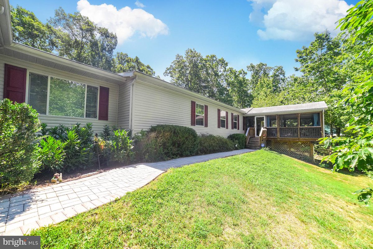 MySoMdAgent's tweet photo. See a virtual tour of my listing on 49345 FORDS LN #Dameron #MD  #realestate https://t.co/cR4bNu9Awy  [For sale] https://t.co/KxGmlu4QWA