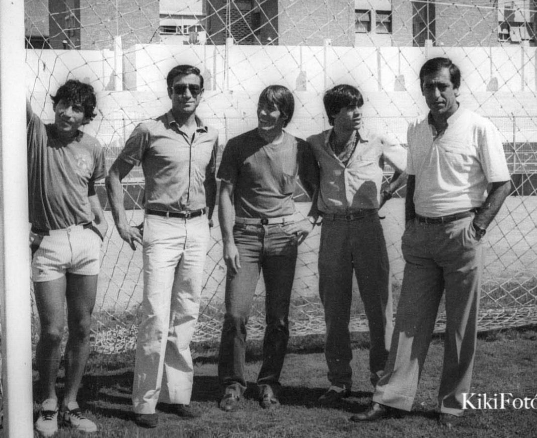 FOTOS HISTORICAS O CHULAS DE FUTBOL - Página 3 ExWrysrUYAElvX2?format=jpg&name=medium