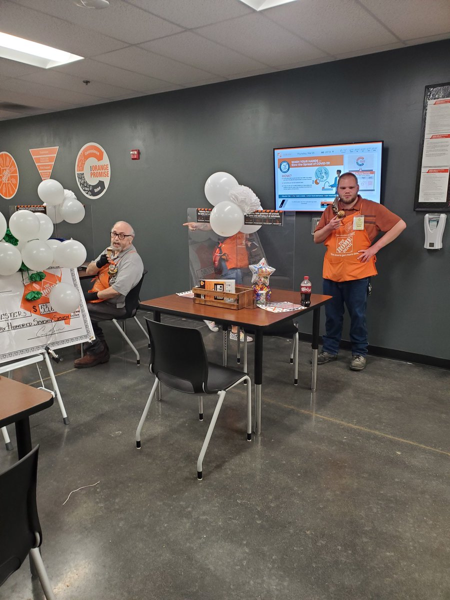 RobinNTAYLOR1's tweet photo. 4650 Success Sharing celebration day 1 @MccourtDonTHD @DeeByars @GLBTHD https://t.co/BJyf1xar1d