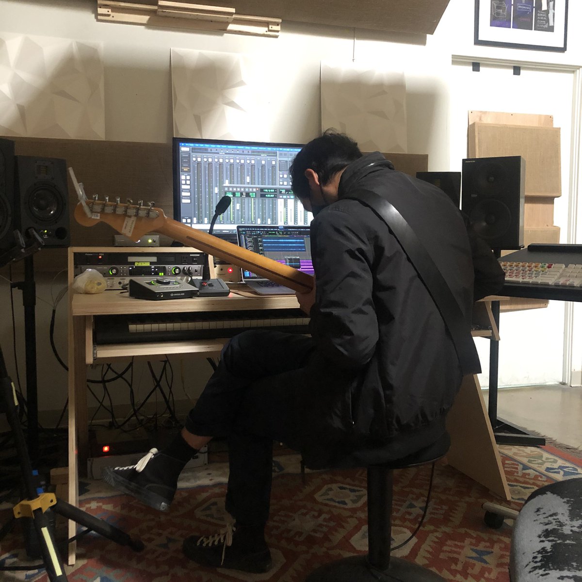 Thrice's tweet photo. Teppei of the shadows https://t.co/EtnZhE92kF