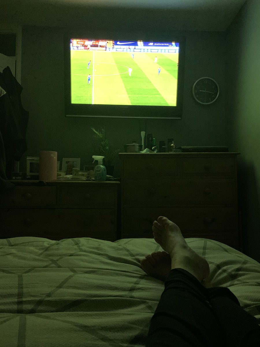 smileydrums's tweet photo. I genuinely think Me, my Mum &amp; my Auntie Marion could beat San Marino. #pointlessmatch https://t.co/oqEuCDb76S