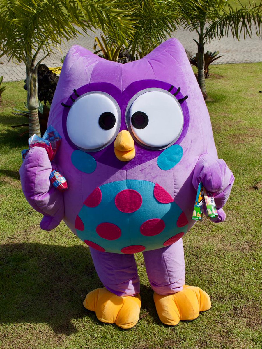FloripaShopping's tweet photo. A corujinha mais fofa do mundo @bubueascorujinhas estará amanhã aqui no Floripa Shopping a partir das 13:30 e vai distribuir stickers, desenhos para colorir e claro tirar muitas fotinhos com você! 💜 https://t.co/hJolNXiOaC