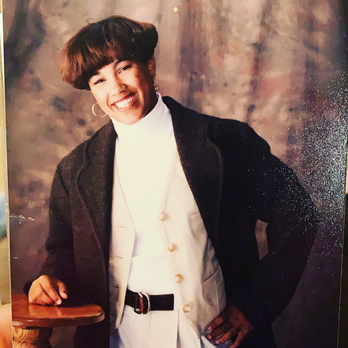 amberpeoples's tweet photo. What did you look like in high school?   

Senior pictures circa 1996 https://t.co/rt7LBkegU4