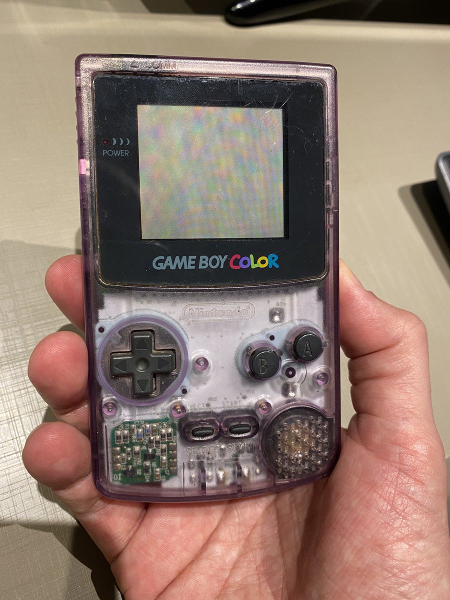 RodrigoSalsa's tweet photo. Um Game Boy Color translúcido 😀#multiversoloading https://t.co/uhfsLpvaxH
