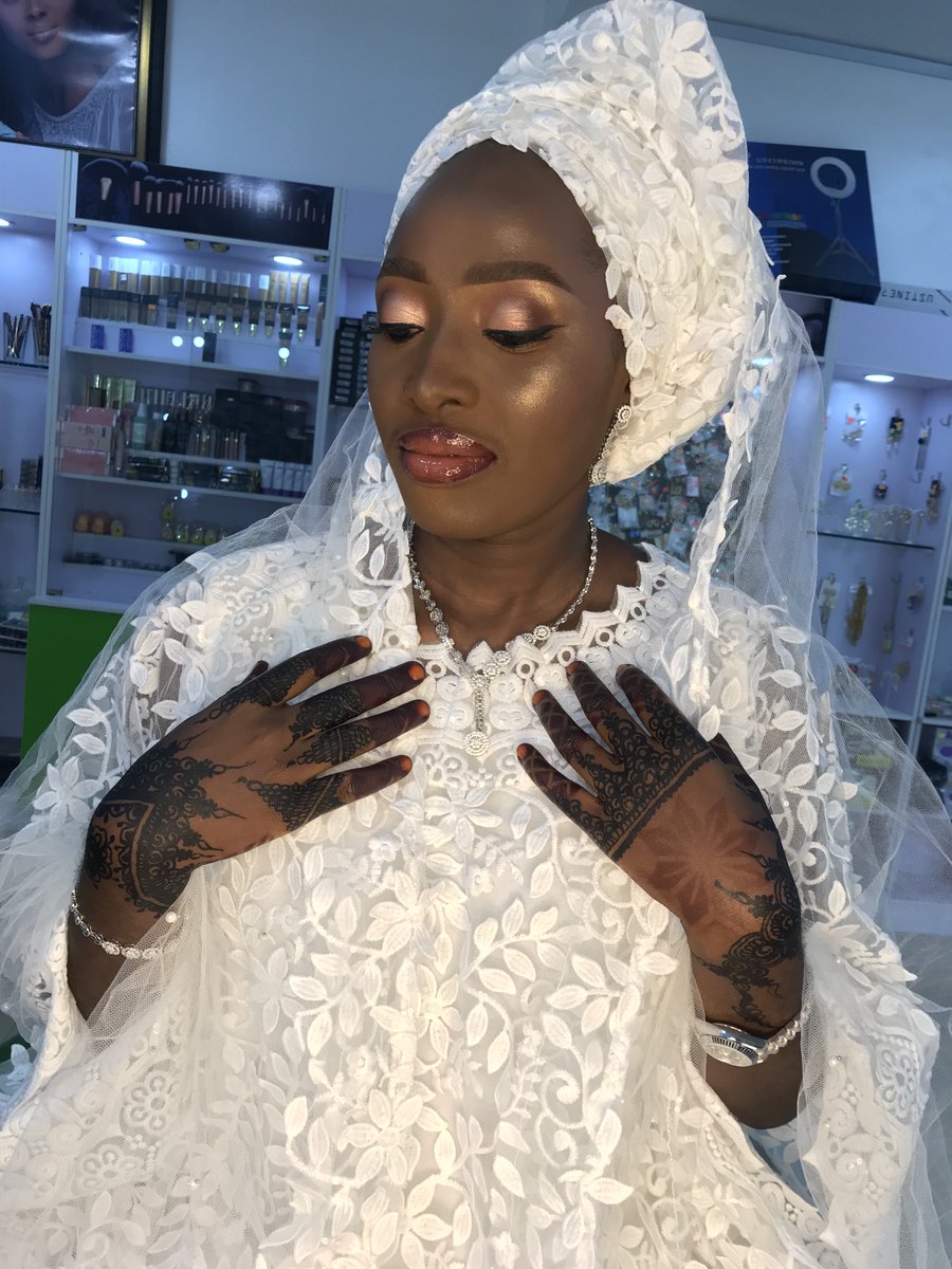 HarmlesRuh's tweet photo. Oh Allah bless them with untold happiness and joy. May Allah strengthen the knot that keeps your heart together.
#pansobride
#marchbride https://t.co/OVmlbVGDcc