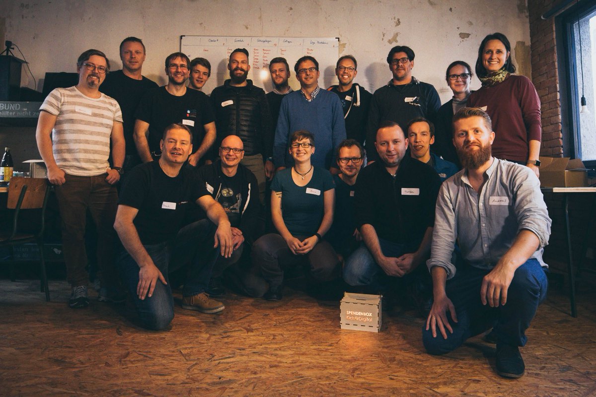 HagenHauske's tweet image. Wenn ich auf die letzten Jahre zurückblicke, dürfen wir verdammt stolz auf uns sein. Ich freue mich sehr auf ein analoges wiedersehen 👩💻💡💘 #KidsDigital #bcEF19 #Coding4Fun #DigitalPioneers #ThüBi #digitaleBildung