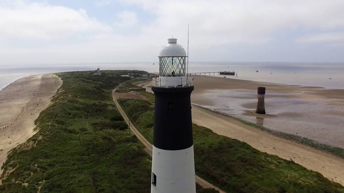 Newland_Express's tweet photo. Spurn Point
One of our drivers had a lovely time delivering to @RNLI at Spurn Point.
Did you know, that spurn point is only accessible by vehicle at specific times due to the tide? Yet RNLI staff reach the station EVERY day! Without fail! #RNLI #TPN #D007 #thepalletnetwork https://t.co/Ggq73hpuNw