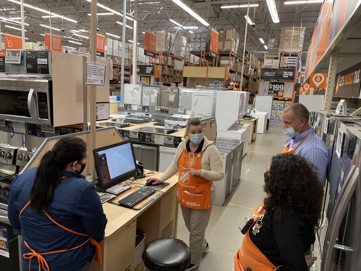 HDIS_CHRIS's tweet image. I was able to get in on a awesome #services walk today in #D130Driven with @Danielleederks @teamlindquist @THD_JEN and Store 0480. Wow 🤩 the vibe was amazing, store looked great and customers are awesome. What a community. Thanks for letting me be part of your day.