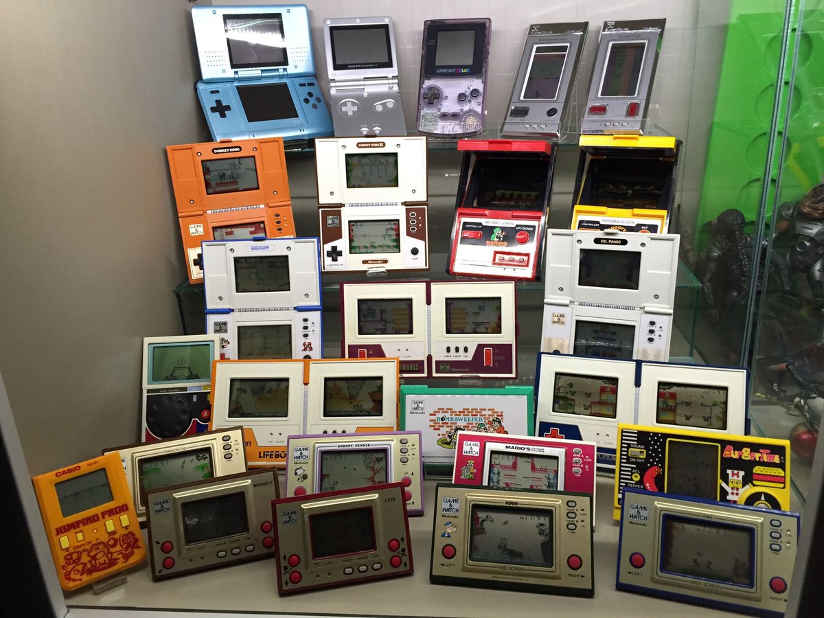 RodrigoSalsa's tweet photo. @1fabiogomes olha os Game &amp; Watch, entrega a idade agora de vez #multiversoloading https://t.co/lIXLx7noFs