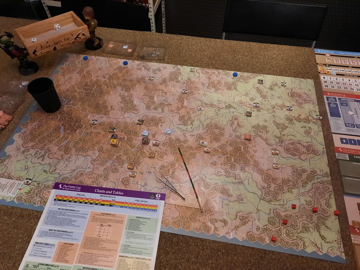 SanchoMateos's tweet photo. Continuo en la serie #css ..
Pero esta vez dejo la segunda guerra mundial para probar el primer escenario del what if ochentero más molón....#thefuldagap #compassgamesllc #wargame https://t.co/3N2lMana9S