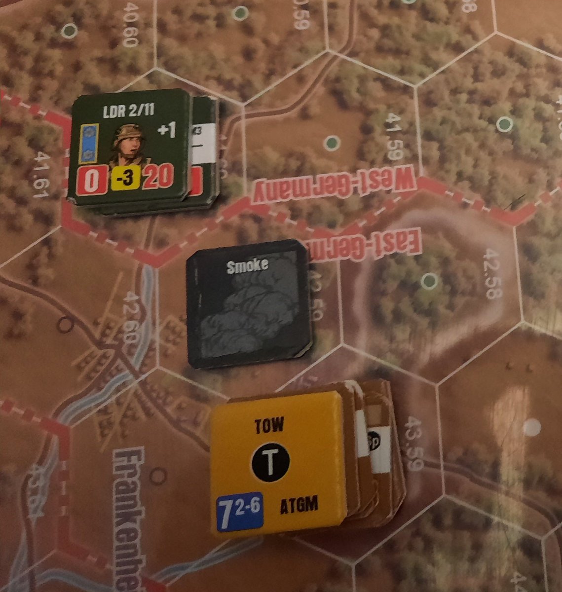SanchoMateos's tweet photo. Continuo en la serie #css ..
Pero esta vez dejo la segunda guerra mundial para probar el primer escenario del what if ochentero más molón....#thefuldagap #compassgamesllc #wargame https://t.co/3N2lMana9S