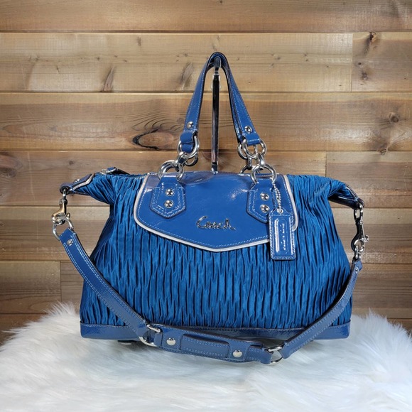 Ekaterina K tweet media