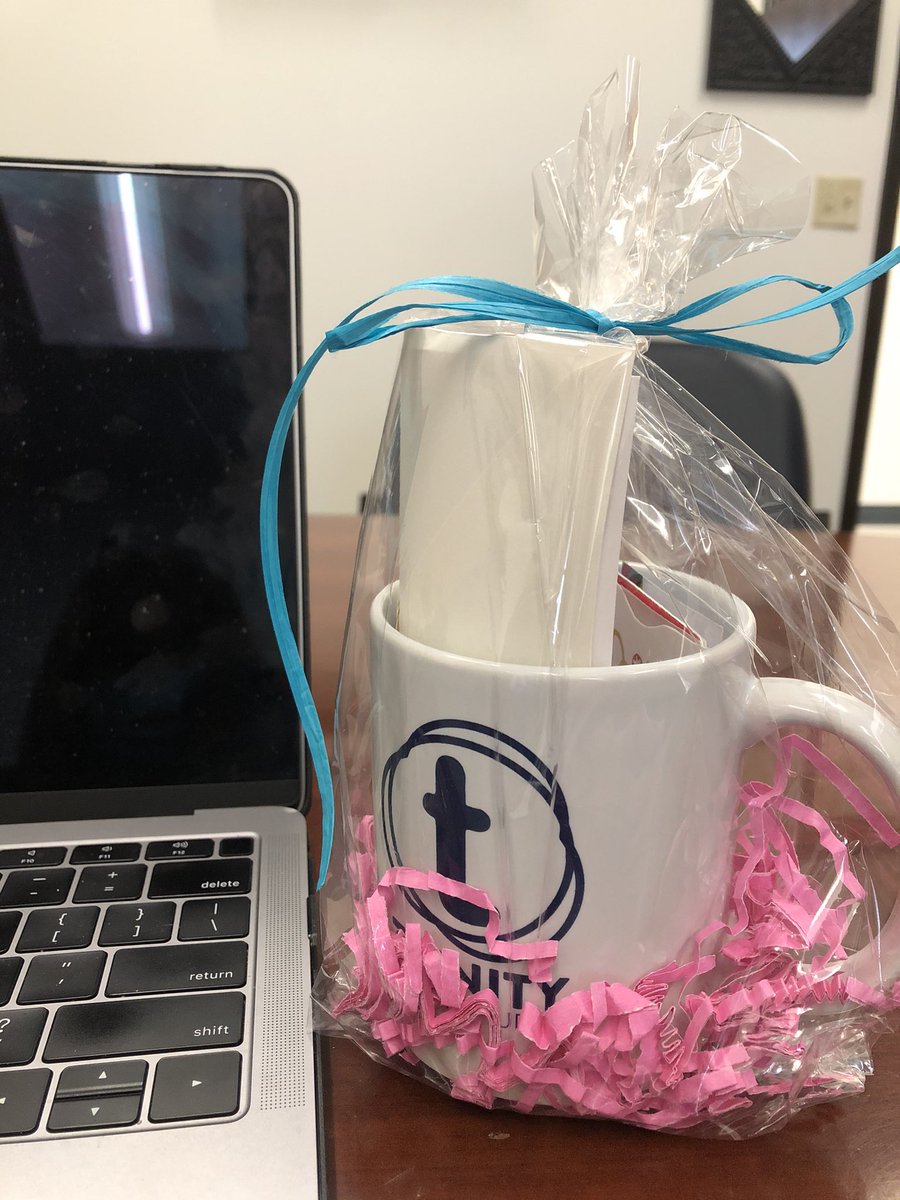Mrs_Rose95's tweet photo. Thank you @Trinitymptx for honoring our staff! The handwritten note was a special touch and so much appreciated! #hbisd https://t.co/p3IlD4jtIk