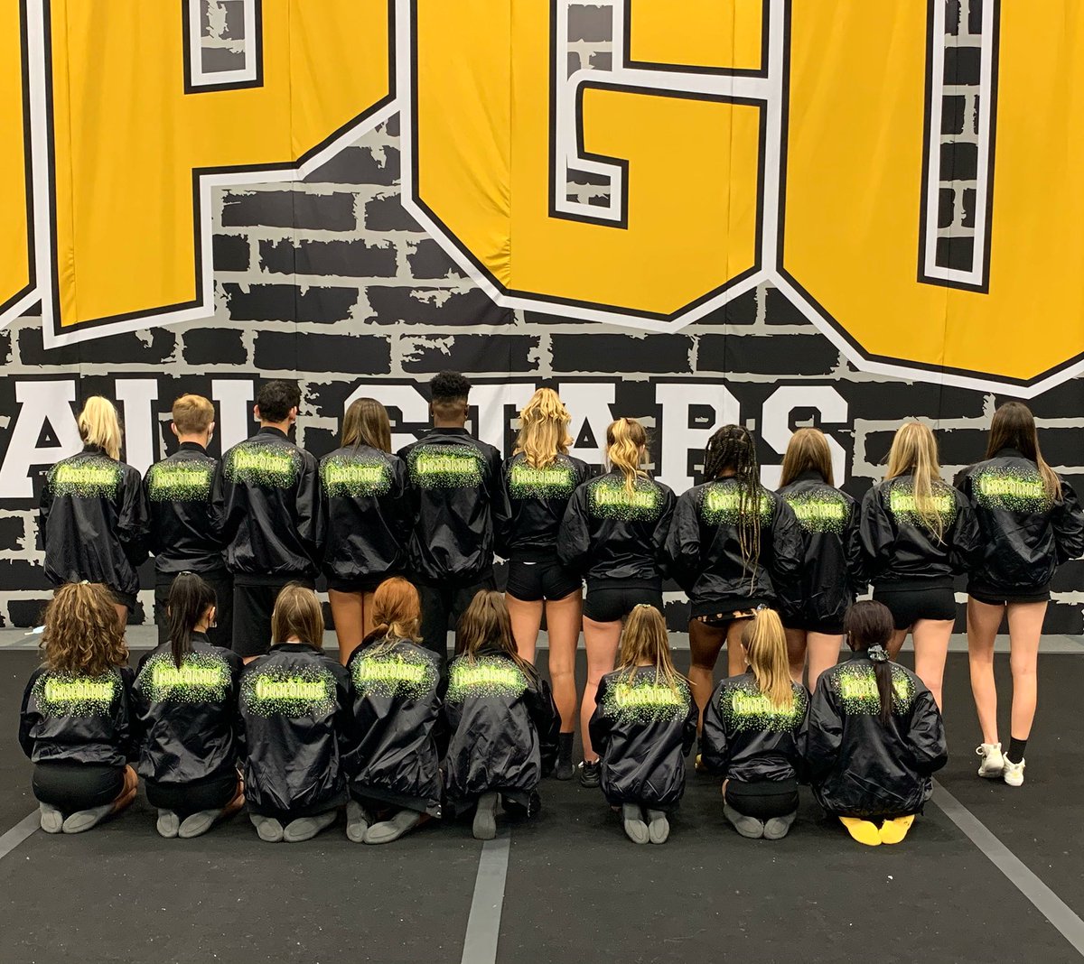GuardiansGun's tweet photo. We are ready for @TweetOneUp in Atlanta this weekend! ⚔️💛🖤 #DontLetYourGuardDown #TopGunGuardians #ThisIsAResurrection #OAFAAF #TGJags27 https://t.co/zWvjCaFvvF
