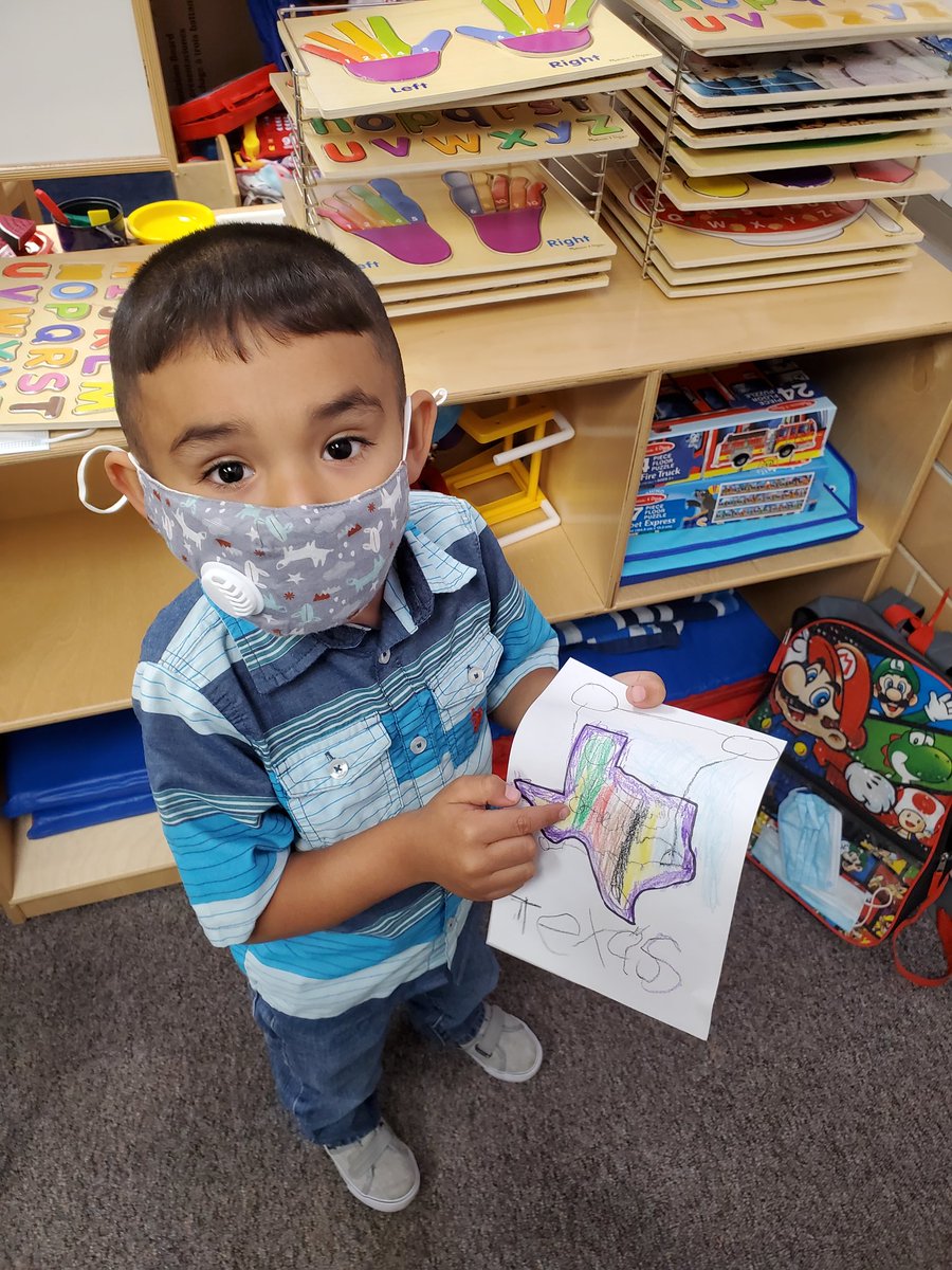 Tgalprin1's tweet photo. Pre-K students working hard at stations. #zavalarocks #prekrocks @ZavalaMagnet @s_amaril @rosamislas @ECMrsDominguez @beatris_mata https://t.co/1TnIaCVPh7
