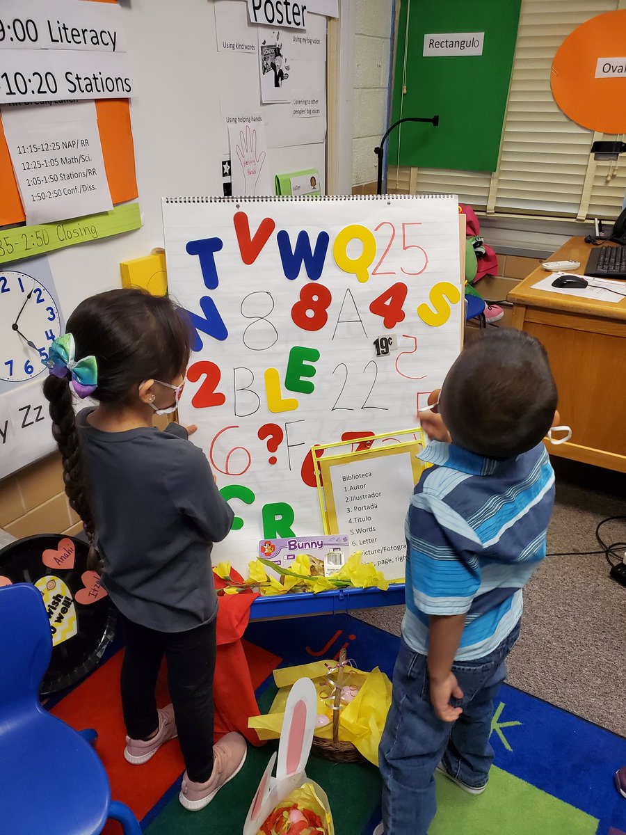 Tgalprin1's tweet photo. Pre-K students working hard at stations. #zavalarocks #prekrocks @ZavalaMagnet @s_amaril @rosamislas @ECMrsDominguez @beatris_mata https://t.co/ylk3wyCp5g