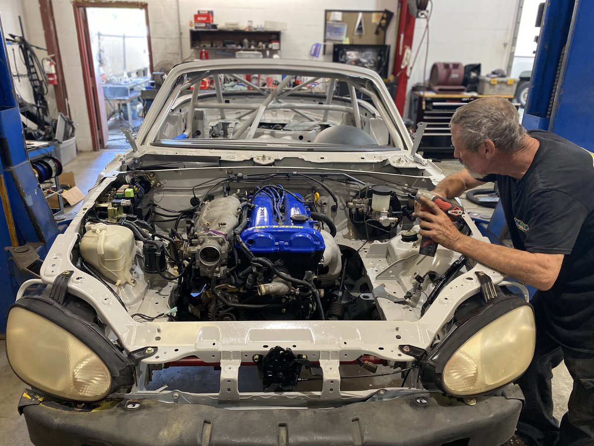 SheaRacing's tweet photo. New build lovin #BSIRacing @MazdaRacing #SpecMiata https://t.co/1cV0xxQ5A2