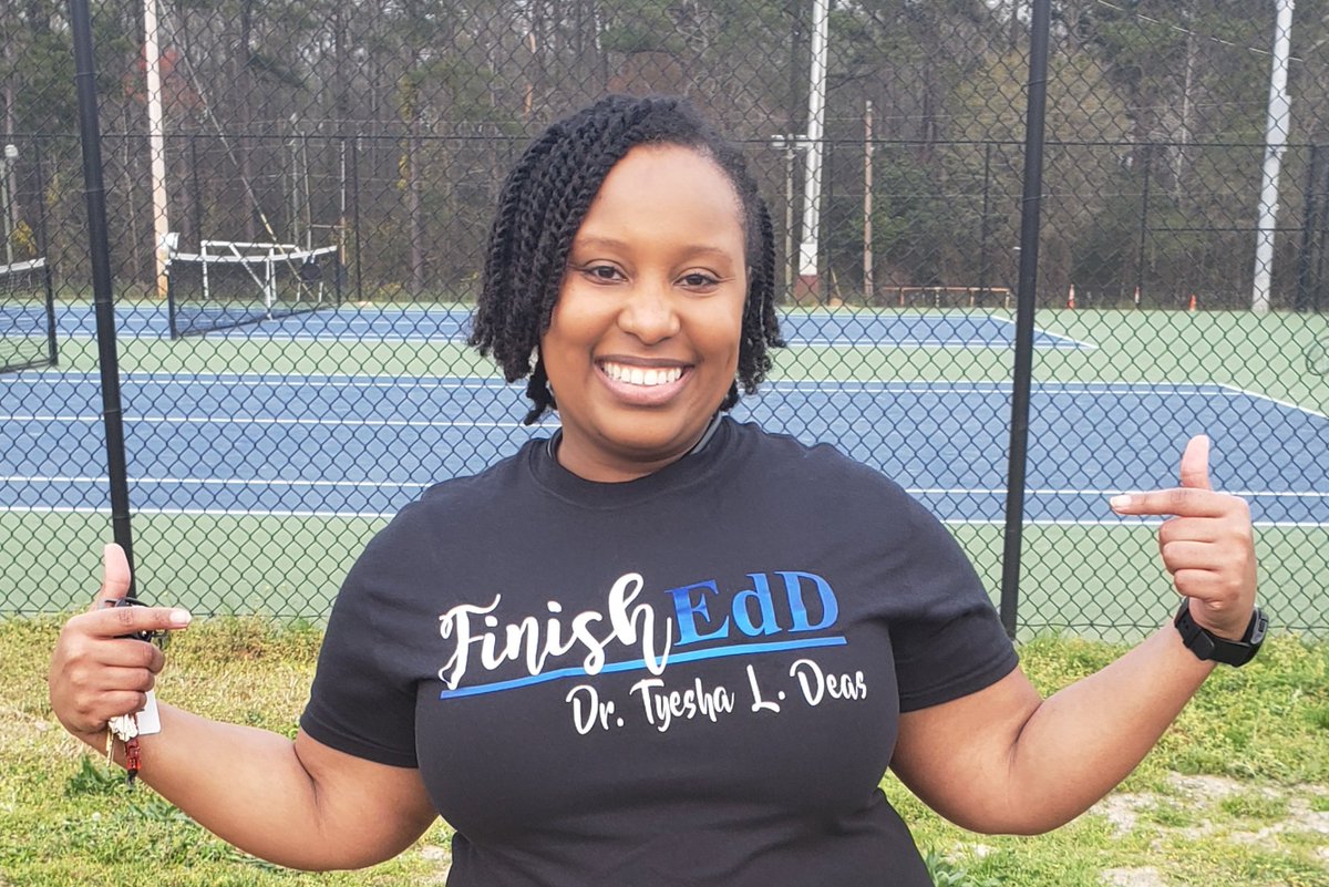 DrTDeas's tweet photo. Finally finishEdD! 🙌🏾👩🏾‍🎓

#FinishEdD
#Doctorate https://t.co/m228mboH8W