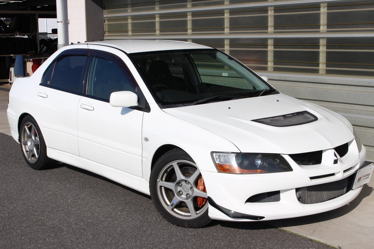 GTGarage1's tweet photo. ★入荷速報★

三菱　ランサー　
GSRエボリューションⅧ MR

走行距離44000km!!!

これまた低走行な8MRが入庫！！

アルミ製ルーフパネルの採用
タービンノズル径の拡大

細部に渡ってモディファイが施された8MR

お探しの方必見の1台です！

#ガリバーGTガレージ
#ランサー
#CT9A
#8MR
#入荷速報 https://t.co/NNgeKOwx35