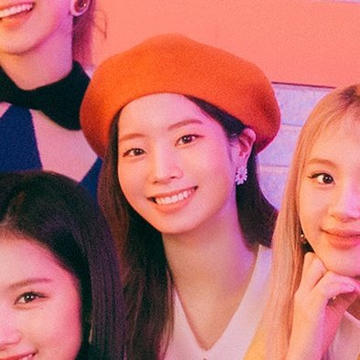 dahyun in beret 🥺