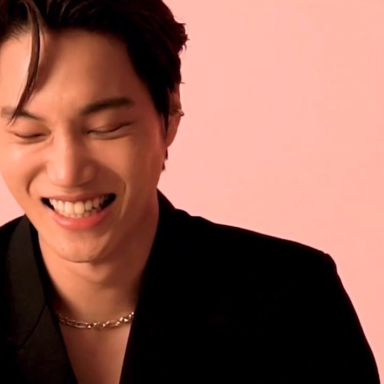 jonginsmiling's tweet photo. NO WAY https://t.co/h6hUGdnvti