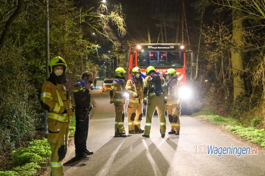 Hulpdiensten rukken massaal uit vanwege mogelijk drugslab in #Bennekom. 112Wageningen.
