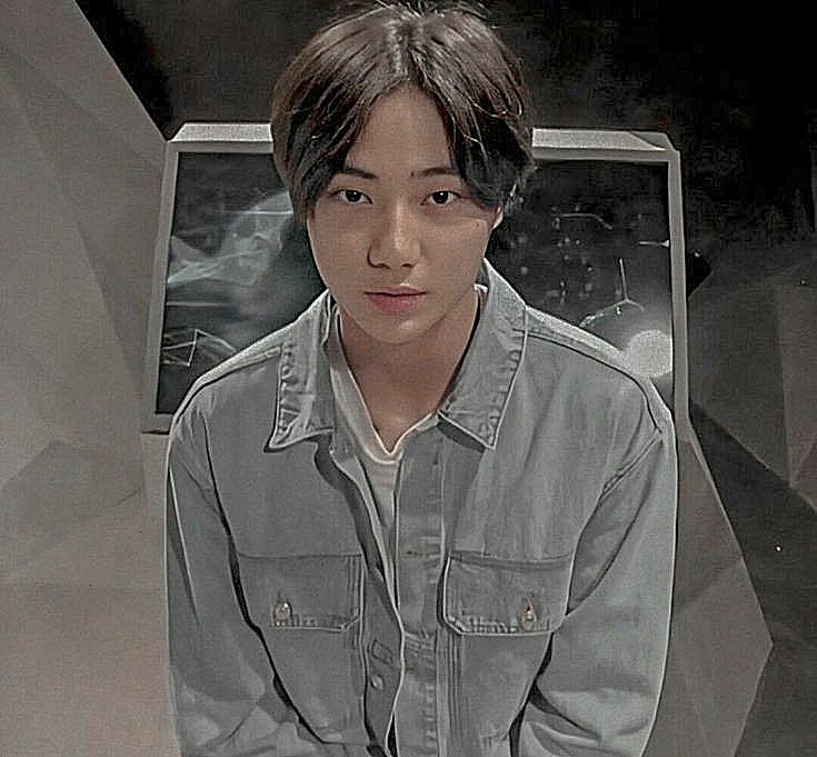 anannoir's tweet photo. Uhm Daniel!
U're 15 years, right?
ur face still looks like
it's 10 years younger
than me 🤔 hahaha.
I hope you're always
healthy and happy ❤️.
Hopefully you can 
become an idol who
shines in the future 🤩🔥.
Happy birthday cheerful boy! 🎂

#danielbirthday #김동규 https://t.co/4PypgxZwTI