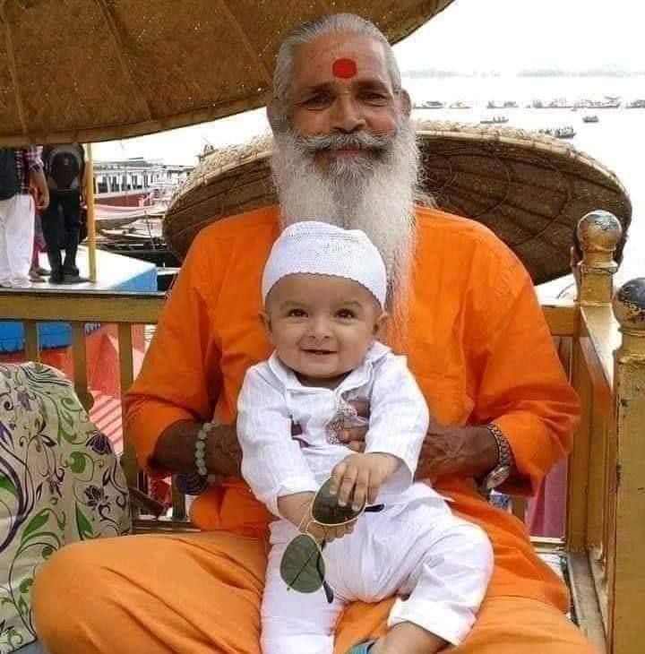 Mi_Makhdumi's tweet image. نفرت کی گھمسان میں 
جانے کہا چلا گیا یہ بھارت !!

#INDIA #IndianUnity #Politics