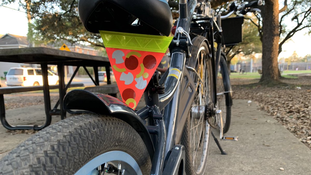 JoeCutrufo's tweet photo. My 6-year-old was so excited to decorate the @Safety_Pizza we got at @EaDoBikeCo (and almost as excited to mount it on the new tagalong we got at @BikeBarnTX). #supportyourLBS https://t.co/GfJbHvAWr8