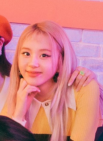 chaeyoungspics's tweet photo. OH MY GOD SON CHAEYOUNG https://t.co/N4WAKQ9rOy