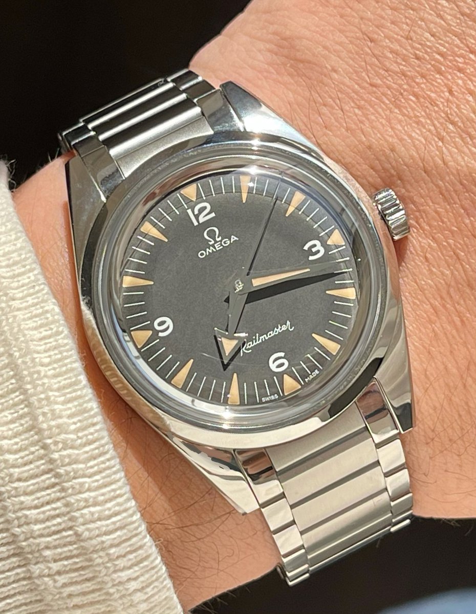 NOWATCHNOLIFE_'s tweet photo. 好き❤️ & 夜光。
#オメガ #omega #オメガレイルマスター #omegarailmaster #omega1957 #オメガ1957 https://t.co/8LAMzhRm6g