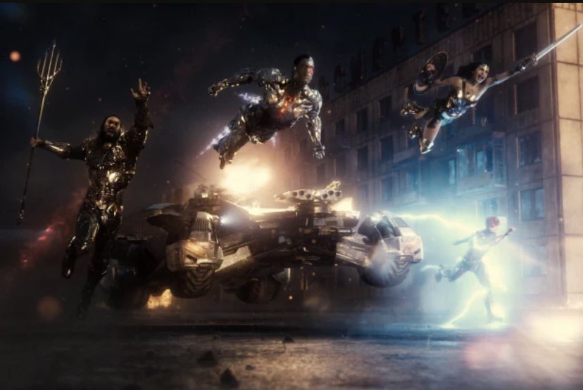 chincory's tweet photo. Who doesn’t want more of this? @snydercut #RestoreTheSnyderVerse https://t.co/BIeqmM5uj2