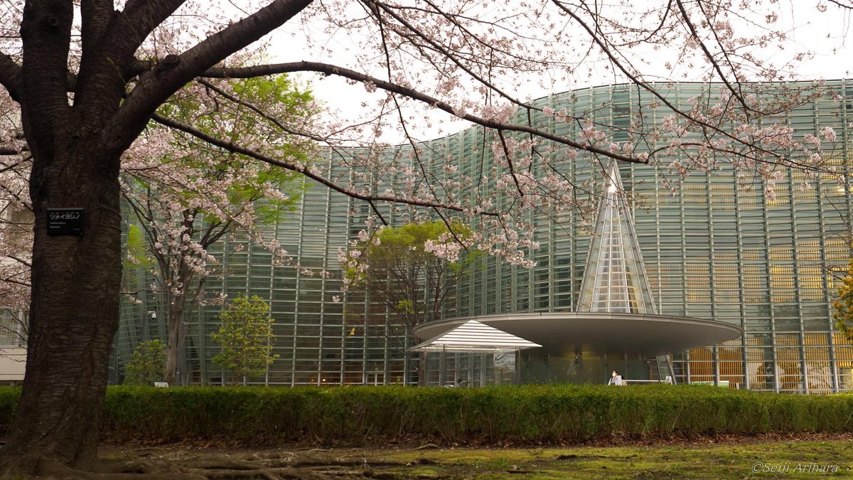 ateliershirabe's tweet photo. 六本木国立新美術館に一日中おります

＃第７４回日本アンデパンダン展
＃六本木国立新美術館 https://t.co/naIZhE3Dot