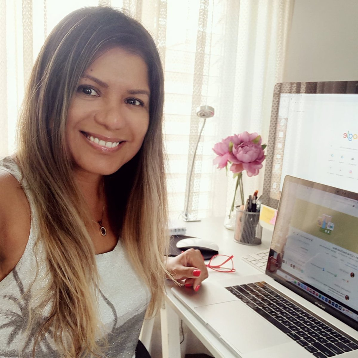 Keykophoto's tweet photo. Esta semana comenzaron las clases virtuales en la universidad y me da muchísimo gusto que podamos seguir compartiendo conocimiento y aportar a generar una conciencia de ética y respeto 🙌📷🌎
#goodvibes #docentefeliz #vidadefotografa #quesateencasa #teachersfollowteachers https://t.co/0pID92nARG