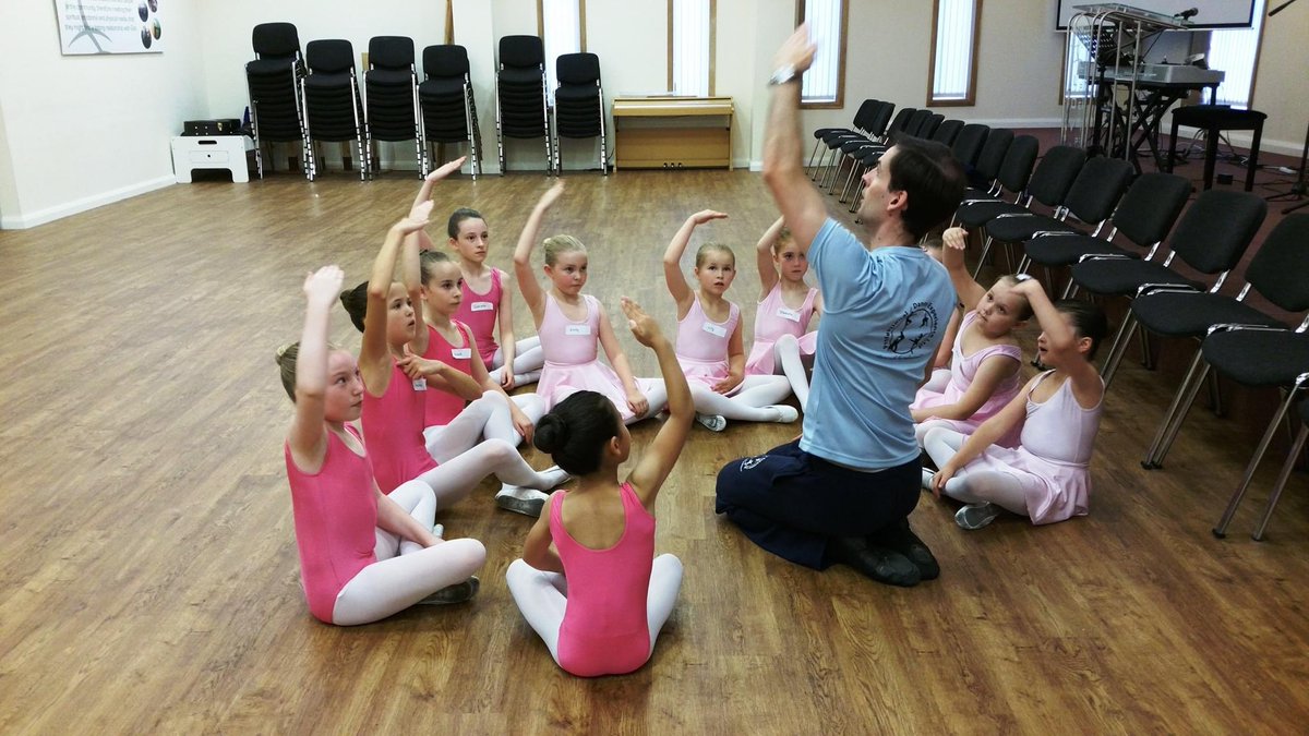 A1Dancers's tweet photo. It's Throwback Thursday at A1 Dance! ❤️
Here's a look back to one of our workshops with Michael Berkin from Professional Dance Experience, this one was on the ballet Coppélia. ❤️
#kids #dance #a1dance #professionaldanceexperienceltd #NATD #natdnorthernarea #ballet #coppéli https://t.co/gsLoNrzg8E