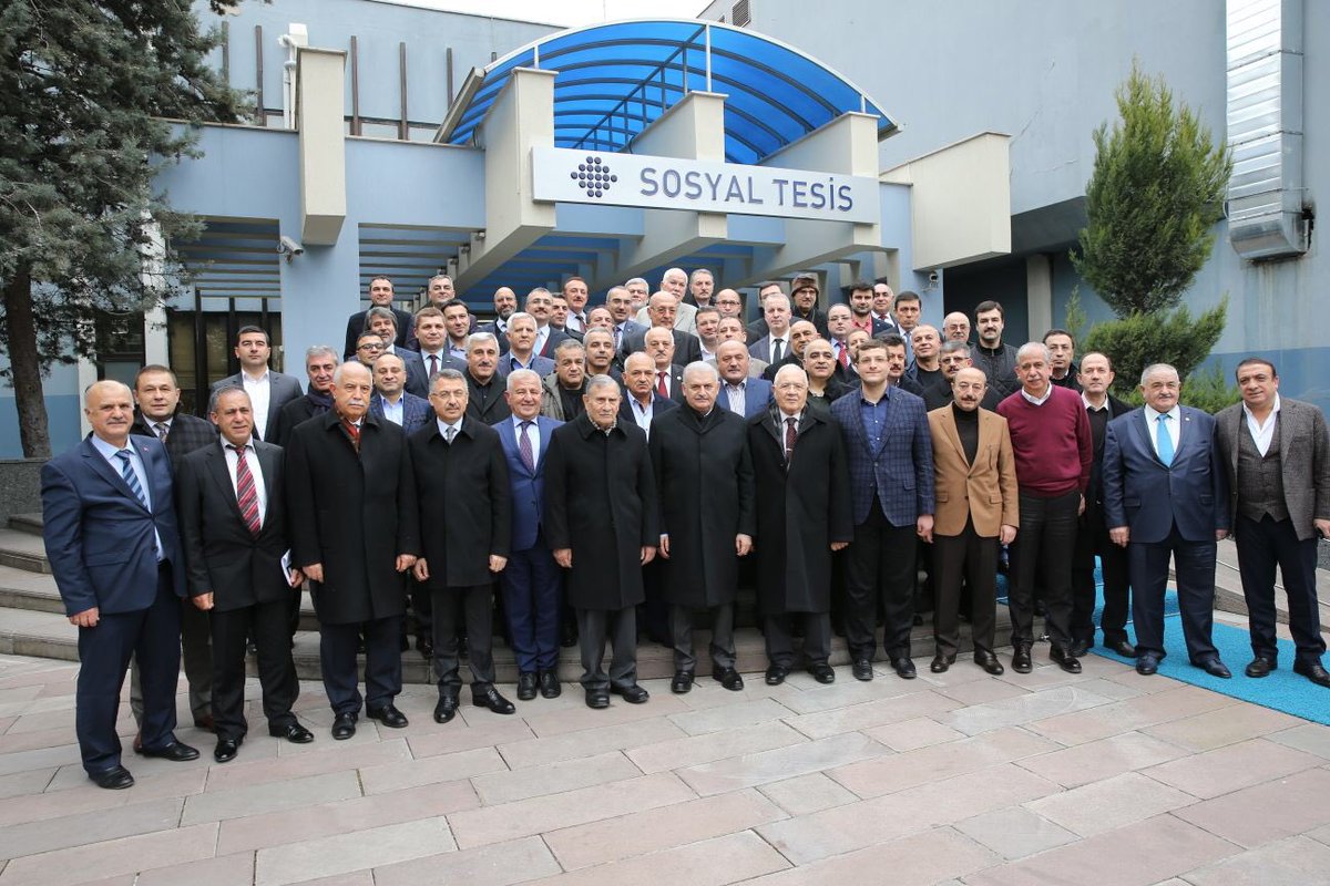 AK Parti 7. Olağan  Büyük Kongresi’nde MKYK’ya seçilen ve  Genel Başkan Vekilliği görevini üstlenen Hemşehrimiz Başbakanımız değerli devlet ve millet adamı  Sayın Binali Yıldırım’a başarılar diler, yeni görevinin ülkemize hayırlı uğurlu olmasını temenni ederim. <a href="/BY/">Binali Yıldırım</a>