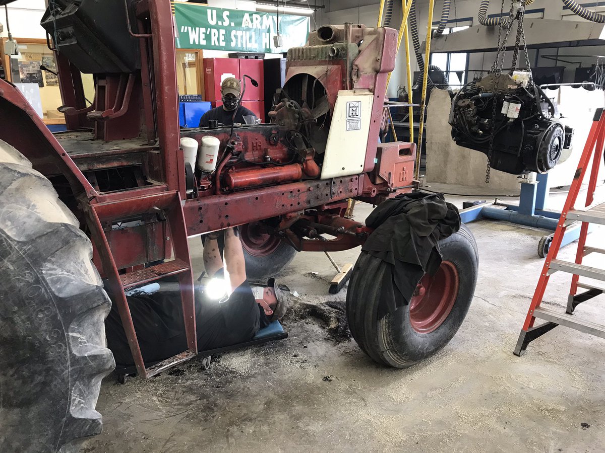 fltccDT's tweet photo. Some of the juniors enjoying the nice spring day by using the  dynamometer to break in the Diesel engine on this 1086 they spent the winter rebuilding for one of their farms.  Just in time for planting season  @WFL_FLTCC      #Diesel https://t.co/Nnmpm8KGEo