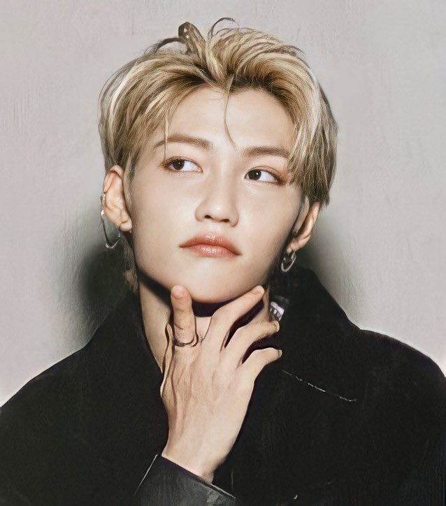 hourlysvtskz's tweet photo. #필릭스 #FELIX https://t.co/FllSxGwOkO
