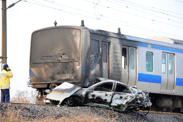 事件 常磐線事故 線路に突っ込んだ犯人 警察車両に無灯火で追跡されていた 運転手は逃走中 はやく逮捕しろ まとめダネ