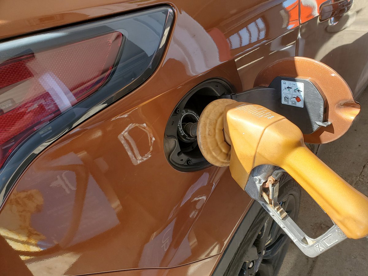 jdavnie's tweet photo. Filled the tank today. But not @Speedway. I'm standing with @Teamsters120 and locked out workers. Locking people out if their living is unacceptable and unethical.  #MNAgainstMarathon #MarathonFailsUs https://t.co/XT9alIQOeH