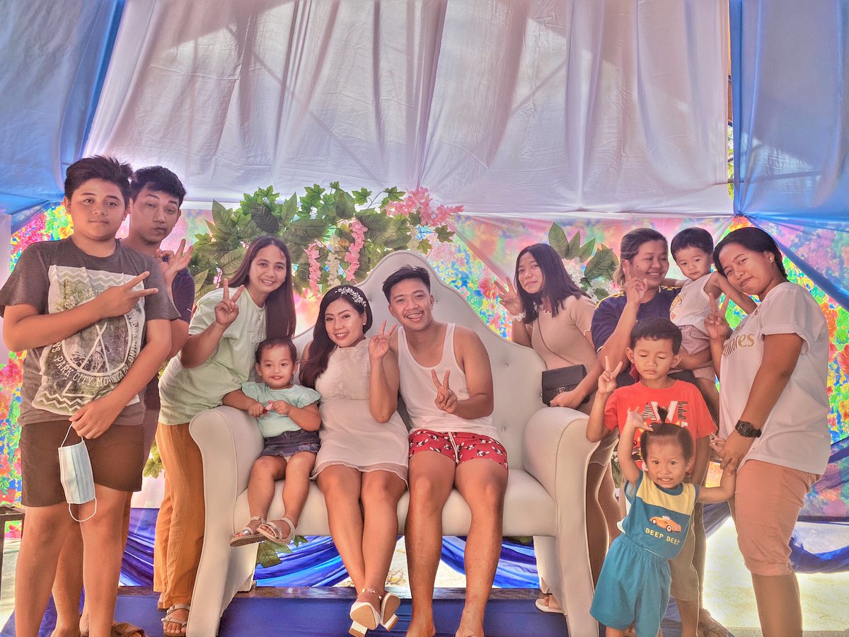 wendeljoycem's tweet photo. Ang sarap mapunta sa taong mahal ka pati ng mga magulang nya. ❤️❤️❤️ https://t.co/gSPc8o0aQ5
