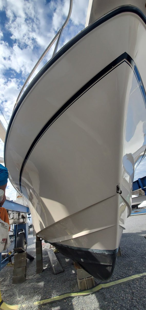 VipHamptons's tweet photo. Full Detailing hull https://t.co/5oWmLUslvU