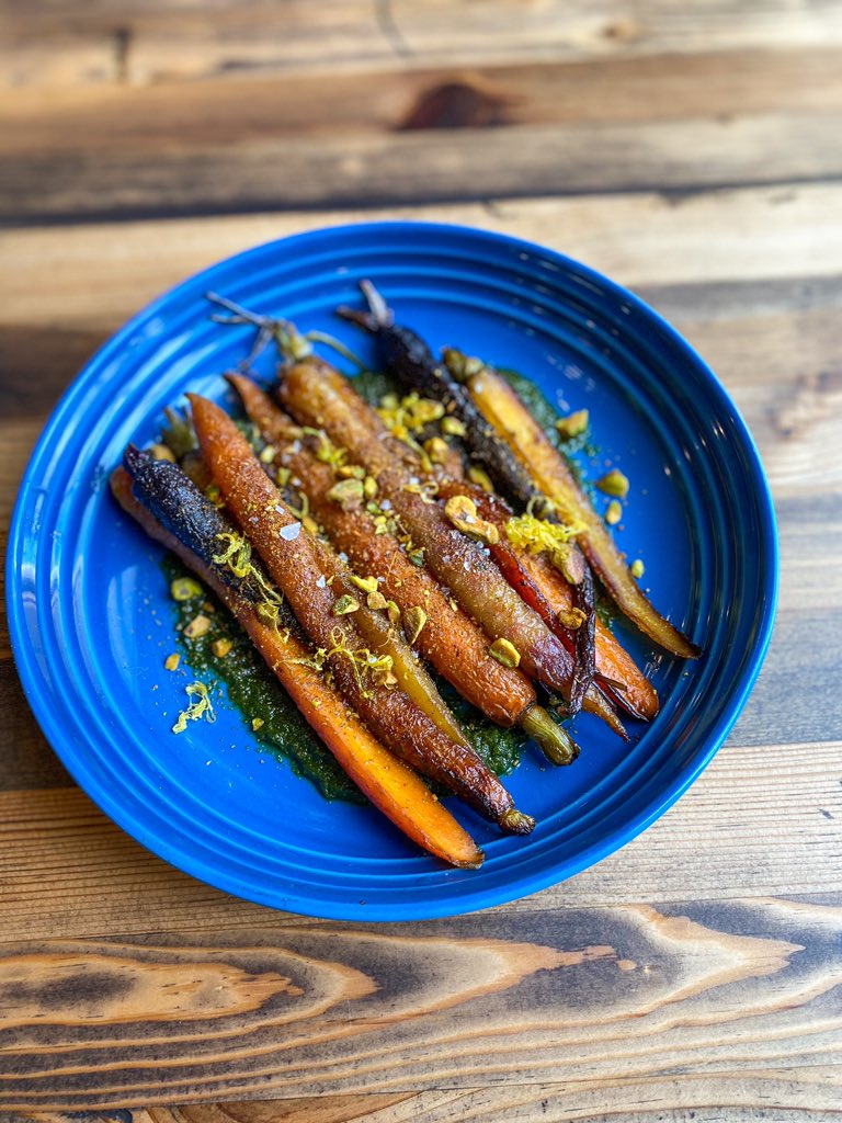 <a href="/chefjamielynch/">Jamie Lynch</a> said it best, <a href="/lecreuset/">Le Creuset</a> makes the perfect canvas for our side dishes &amp; signature ocean rolls〰️Heirloom Carrots➡️Ocean Rolls➡️Roasted Cauliflower
#StormsHere