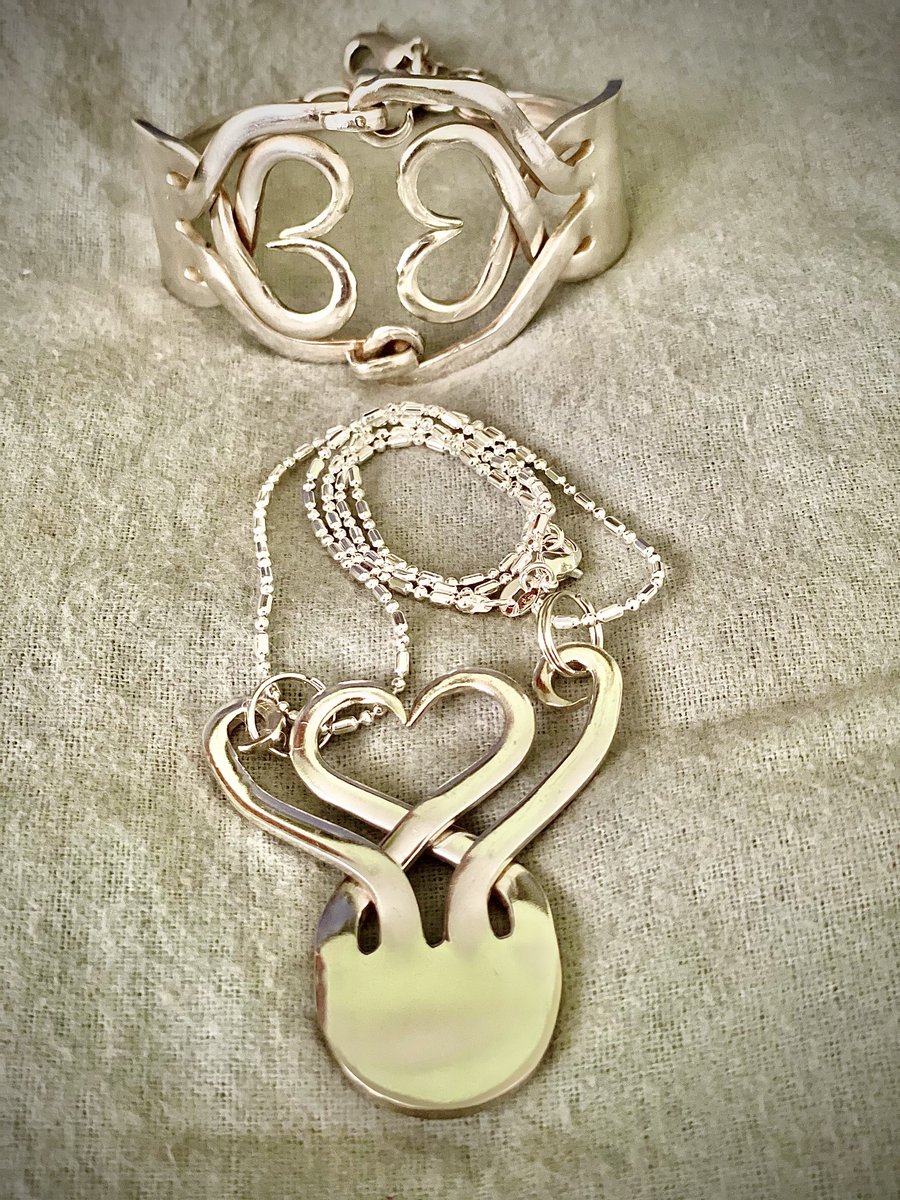 ChefNancyFancy's tweet photo. Finally I got the matching Necklace! Can’t wait to Rock them together! 🥰😍♥️♥️♥️ #chefnancyisfancy https://t.co/Iftp8N0Vnj