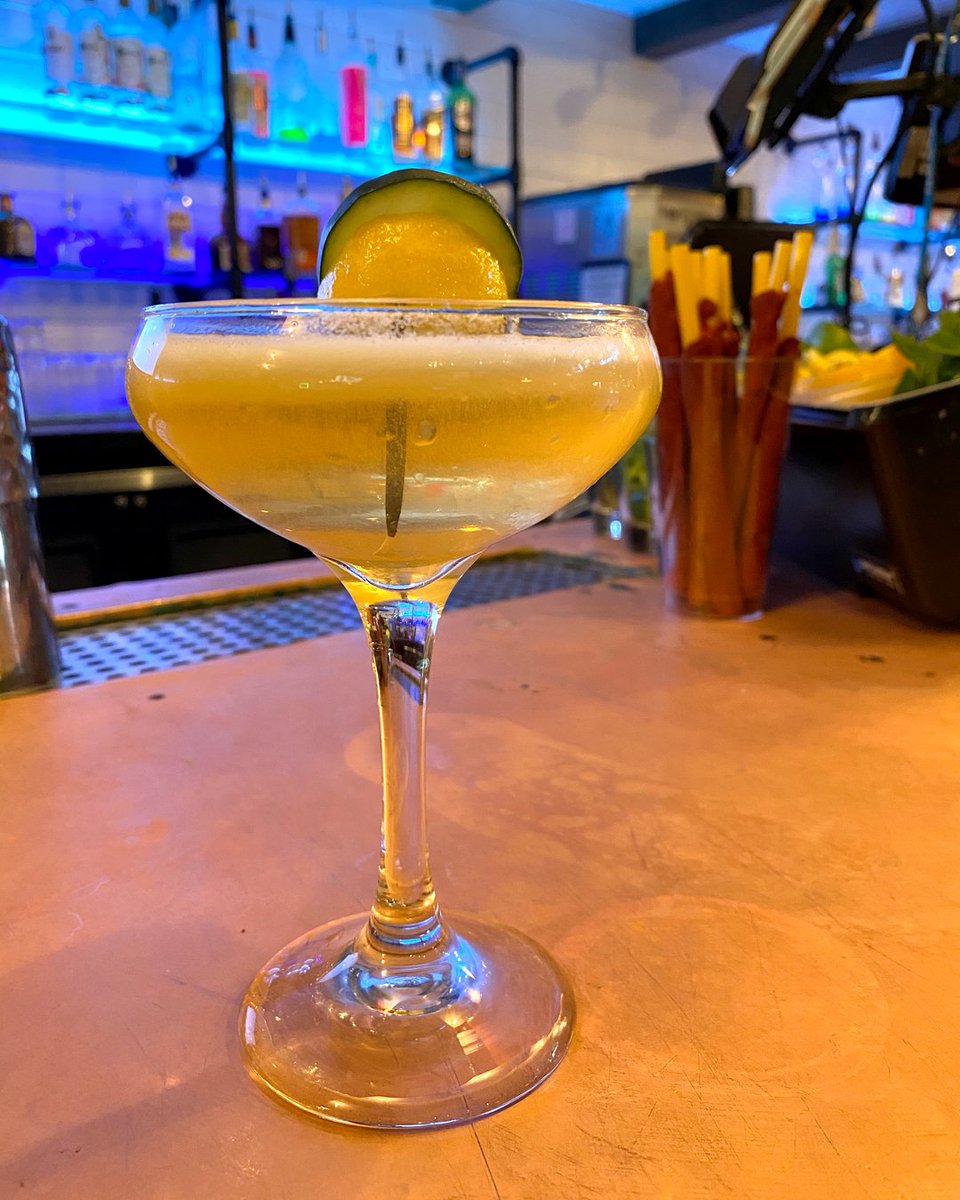 cafesalsera's tweet photo. There's nothing as refreshing as a Ginny From the Block on a hot day like today, only $6 until 8pm 🤩 https://t.co/EhPWa1foG8